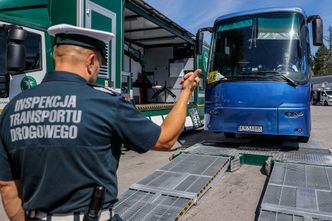 Od początku wakacji policja zatrzymała ponad 50 dowodów rejestracyjnych autobusów. A inspekcja drugie tyle