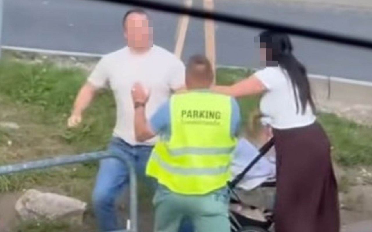 Parkingowy bił się z turystą. Obok wózek z dzieckiem. Sceny w Karpaczu