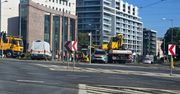 Poranny zgrzyt na torach: Tramwaj wykoleił się w centrum Poznania