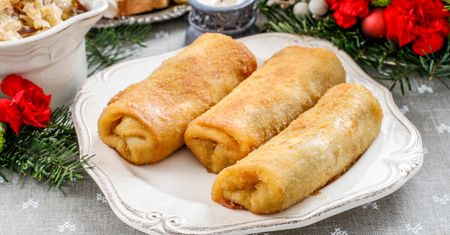 Krokiety wigilijne to hit wieczoru. Ich sekretem jest aromatyczny farsz i elastyczne ciasto