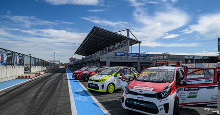 Nowa świątynia prędkości. Kia Platinum Cup szaleje na Slovakiaringu