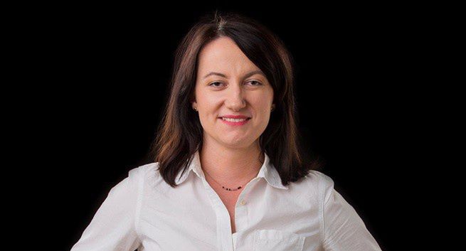 Karolina Walczyk za Pawła Książka PR managerem ESL Polska