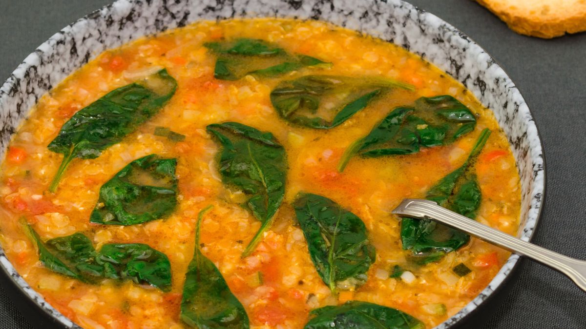 Arabska zupa ze szpinakiem