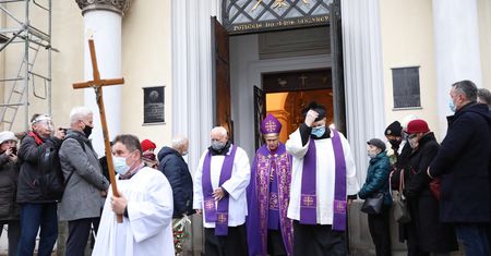 Polacy krytykują Kościół katolicki. Najnowszy sondaż