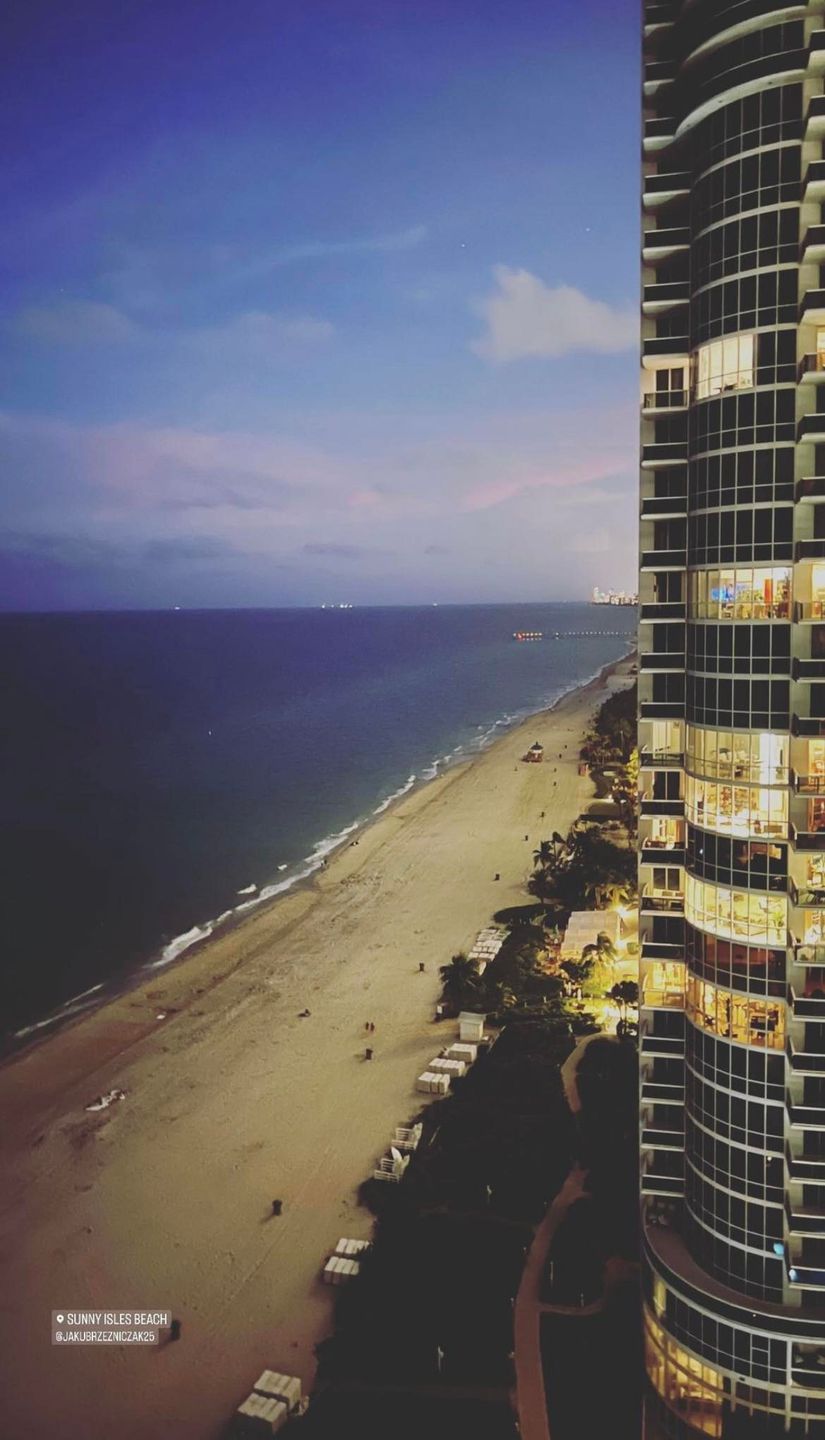 Posiniaczony Jakub Rzeźniczak i Paulina Nowacka podbijają Miami
