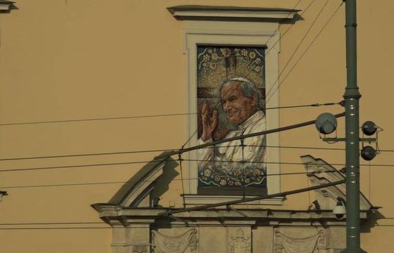 Milion widzów zobaczyło w TVN24 film o Karolu Wojtyle. "Stawianie tezy, że tuszował pedofilię, jest nadużyciem"