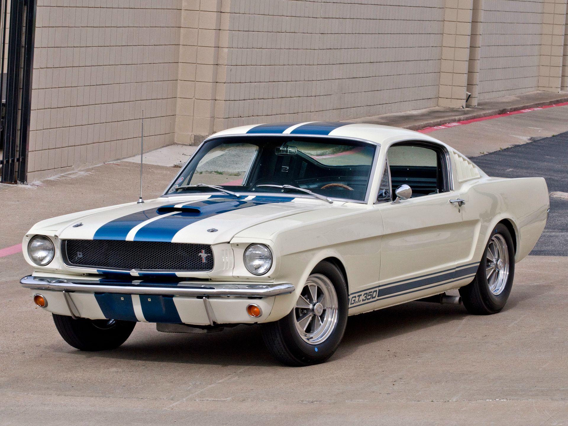 Ford Mustang I: ewolucja od malca po Bossa [galeria zdjęć] 14