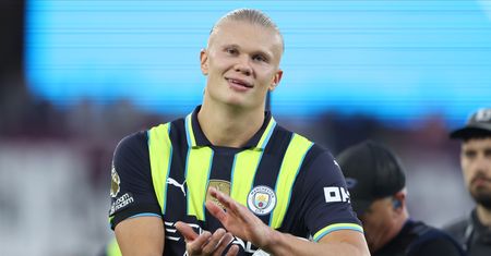 Są gwiazdami Premier League. Mają luksusowe samochody