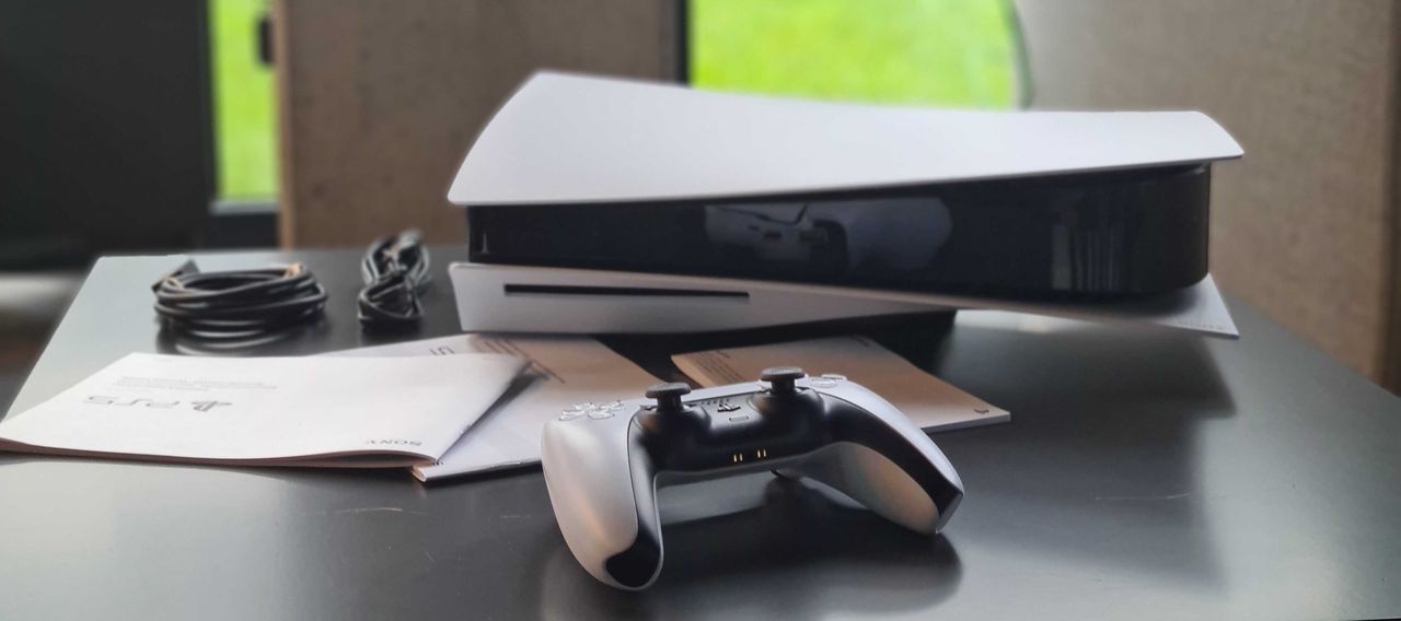 PlayStation 5: sprzedaż fizyczna zawieszona. Konsolę kupimy w inny sposób