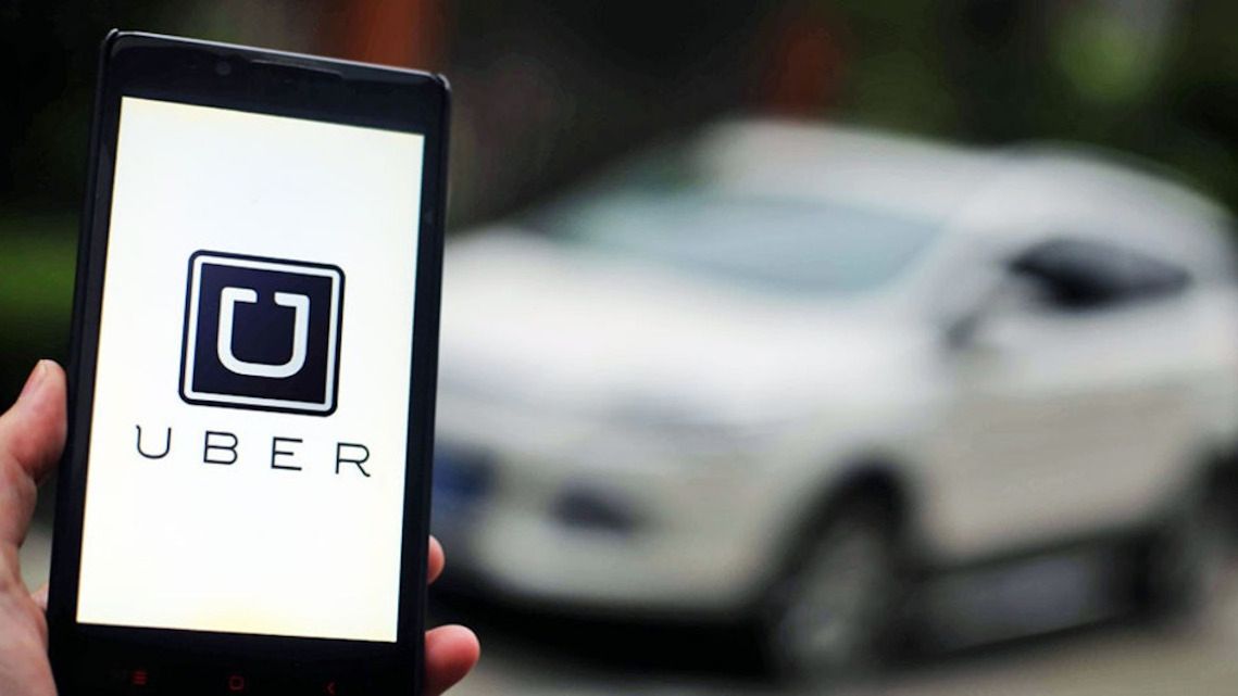 Uber zwalnia 3700 pracowników, a szef zrzeka się pensji. To reakcja na kryzys spowodowany pandemią