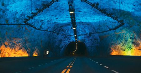 Najdłuższy tunel drogowy świata. Jest atrakcją samą w sobie
