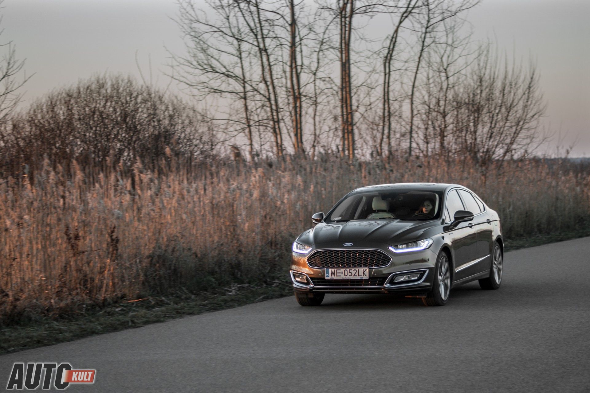 Mondeo Vignale dzięki chromowanym dodatkom prezentuje się dużo bardziej elegancko.