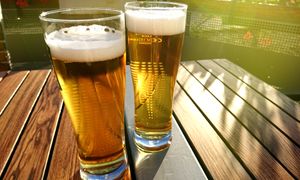 Duży spadek wpływów z akcyzy. "Spada spożycie i produkcja alkoholu"