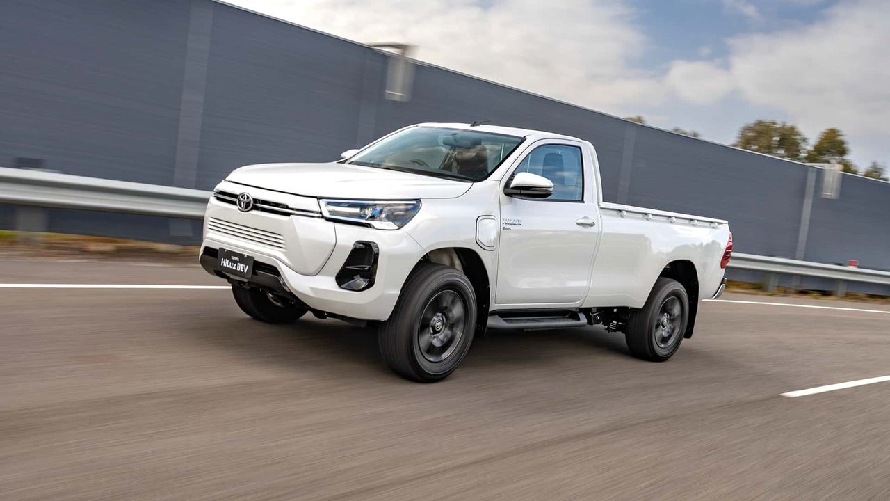 Toyota Hilux BEV