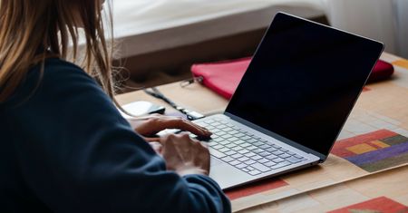 Popularna poczta ma problemy. E-maile przychodzą z opóźnieniem