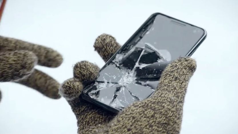 Tydzień w krzywym zwierciadle: (nie)psujące się telefony 1