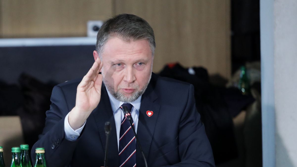 Warszawa, 17.03.2026. Minister spraw wewnętrznych i administracji Marcin Kierwiński podczas posiedzenia Komisji Administracji i Spraw Wewnętrznych w Sejmie w Warszawie, 17 bm. Komisja zajmuje się informacją szefa MSWiA nt. skutków prezydenckiego weta do ustawy z dnia 27 lutego 2026 r. o Finansowym Instrumencie Zwiększenia Bezpieczeństwa SAFE dla służb mundurowych podległych MSWiA. (mr) PAP/Tomasz Gzell