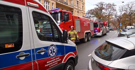 Zagrożenie w szkole podstawowej. Ewakuacja setek uczniów