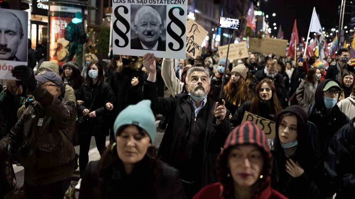 StrajkKobiet Trybunal Konstytucyjnego ograniczajacego prawo do aborcji