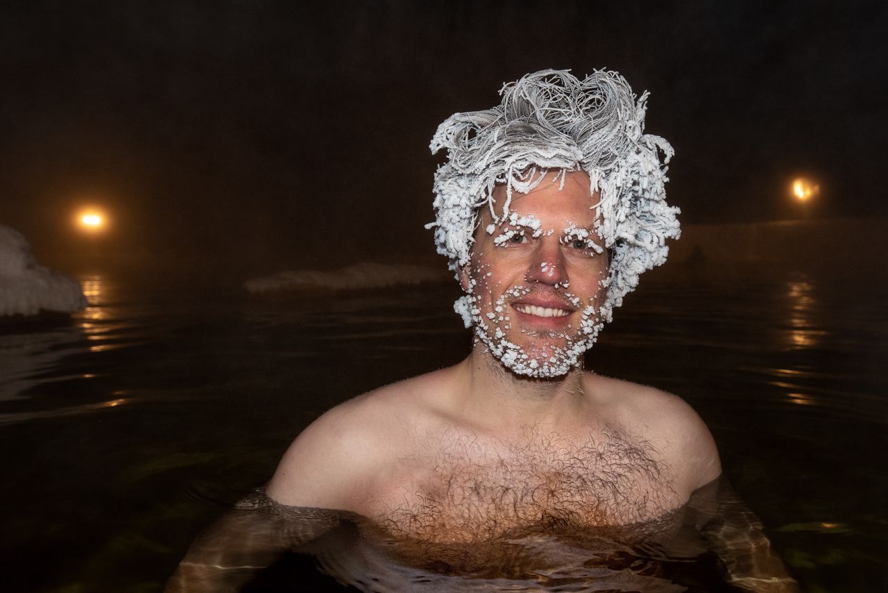 Both women and men participate in the frozen hair contest.