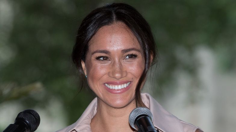 Koleżanka opublikowała urodzinowe zdjęcie z Meghan Markle! Księżna ma na sobie naszyjnik za 7,5 TYSIĄCA ZŁOTYCH (FOTO)