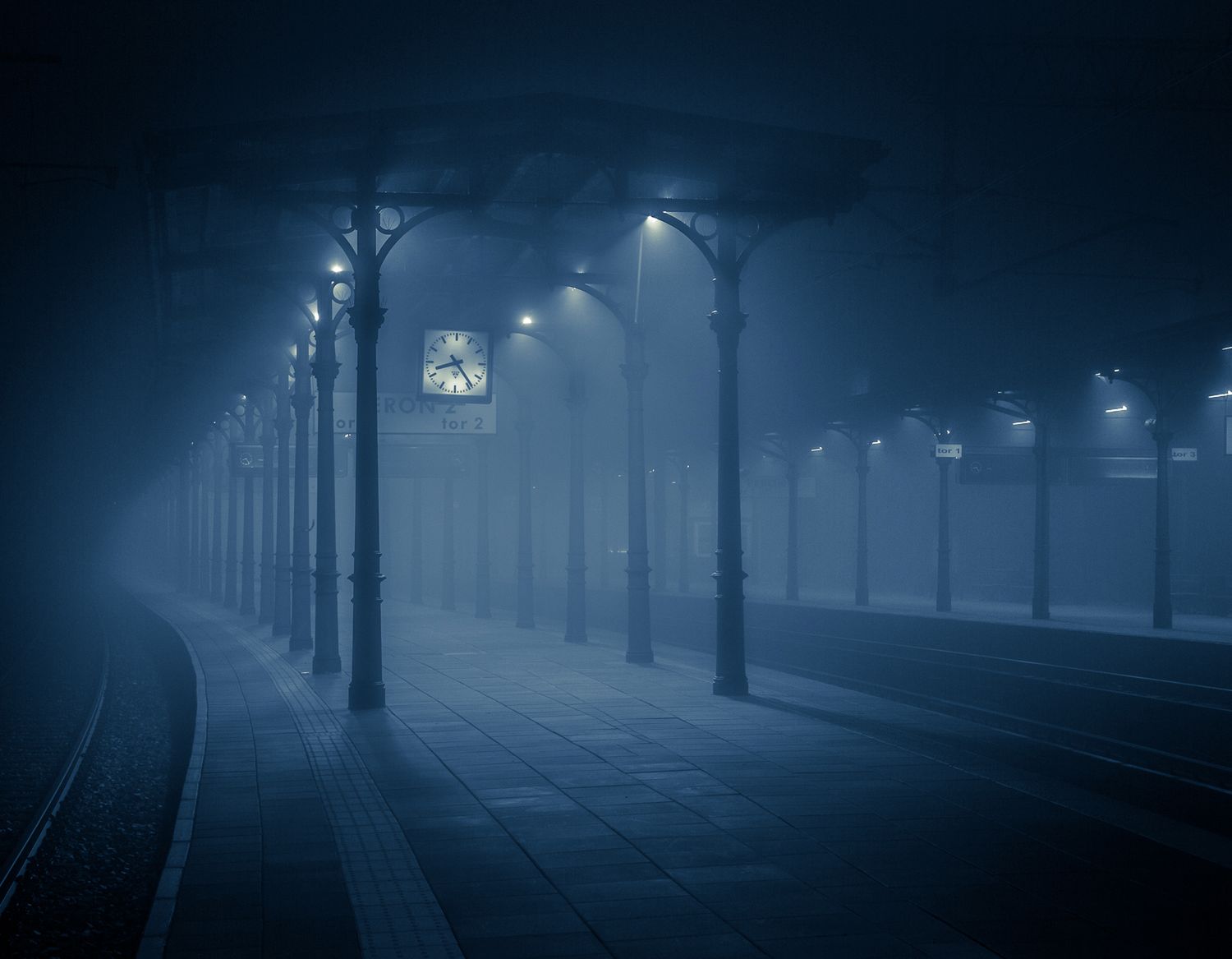 Sfotografowałem mgłę, która spowiła Opole. Miasto wygląda jak z filmu noir 2