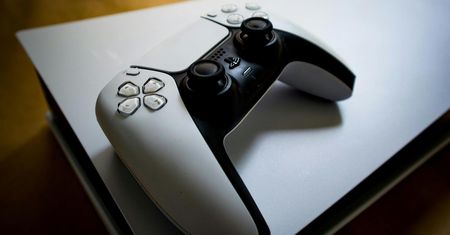 Cena tej gry wystrzeliła. Ten tytuł łamie zabezpieczenia PlayStation 5