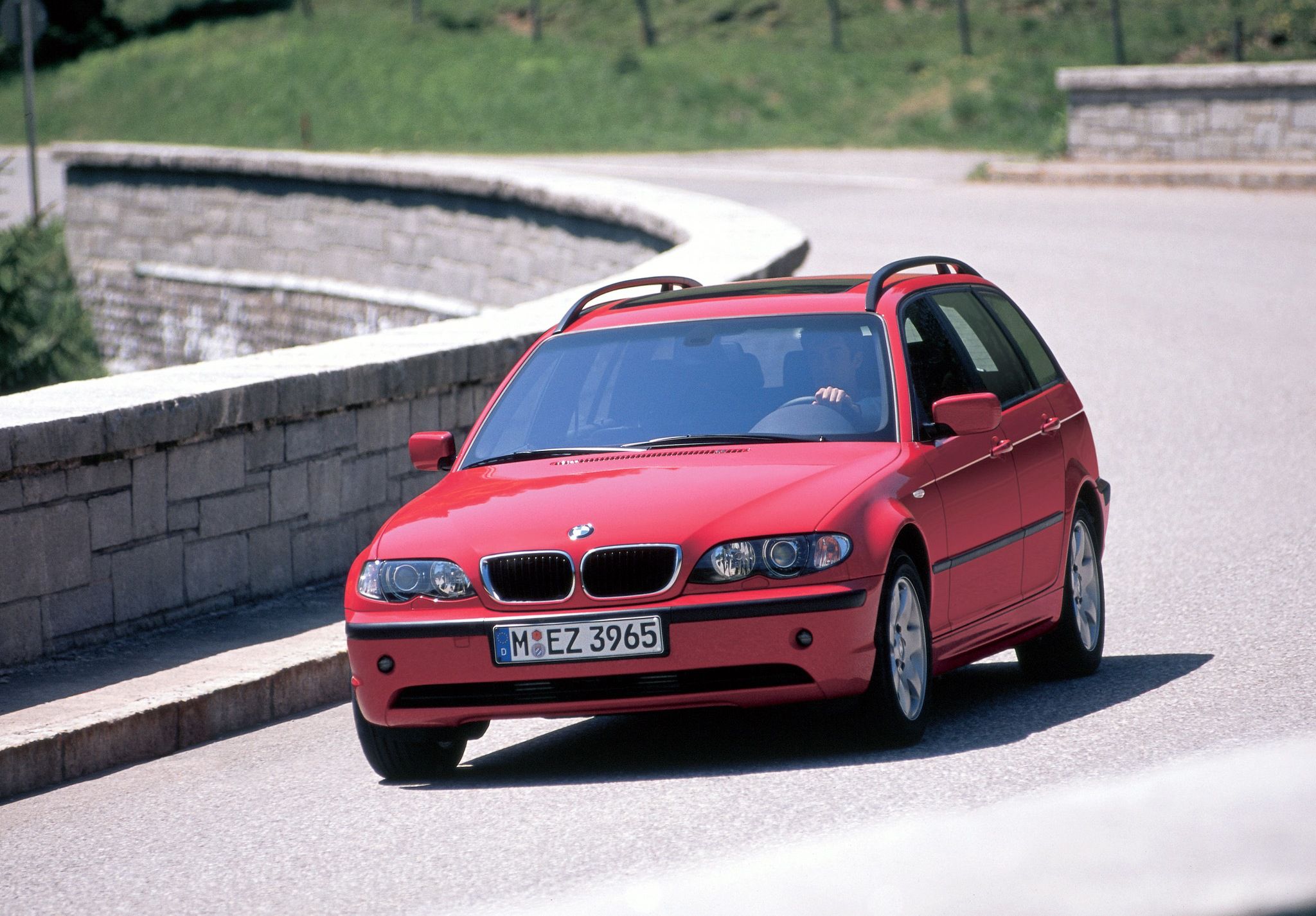 Samochód ma dawać naszemu czytelnikowi radość z jazdy. BMW zdecydowanie daje.
