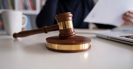 Jak dokonać odrzucenia spadku za dziecko?