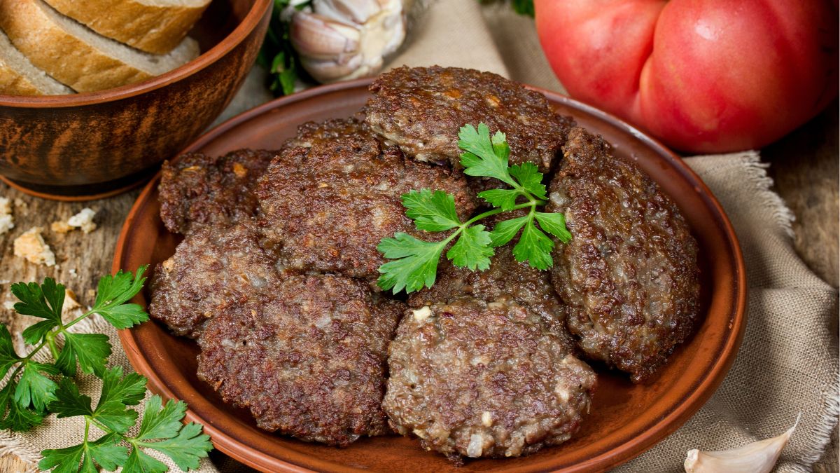 Kotlety na bazie wątróbek i pieczarek to idealna kombinacja