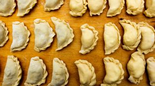 Ciasto na pierogi robię bez wody, ale dodaję skyr. Jest delikatne jak bibułka