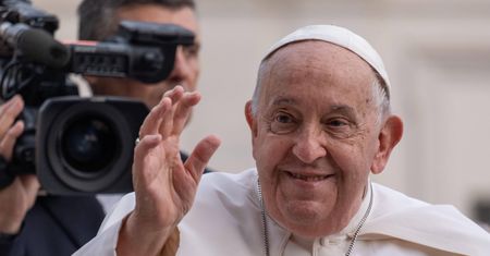 Papież miał gości. Przyjął dwóch duchownych