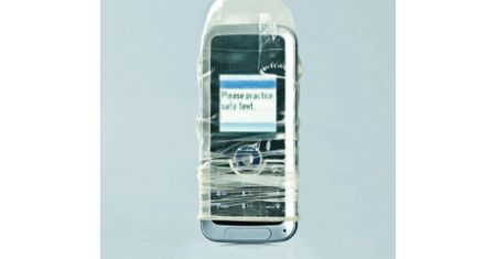 Komórka w prezerwatywie - "Safe text"