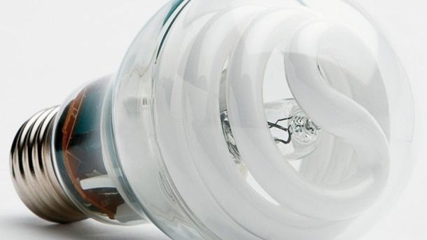 Połączenie lampy halogenowej i świetlówki 1