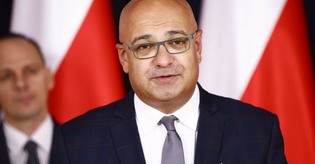 Rozliczanie Alvina Gajadhura. Śledztwo prokuratury, akt oskarżenia i szybka decyzja sądu o umorzeniu