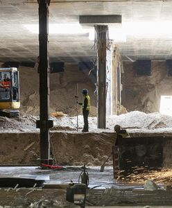 Warszawa. Postępuje budowa metra na Bródnie. Prace prowadzone są na poziomie -2