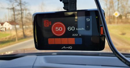 Wideorejestrator Mio Mi Viue 795: zaawansowane urządzenie w przystępnej cenie