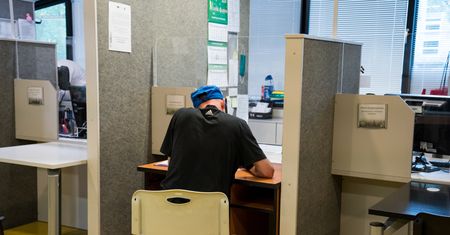 Urzędnik ukradł ponad 100 tys. zł. Wypłacał sobie nienależne świadczenia
