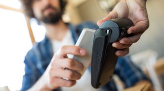 Płatności bezgotówkowe ważnym kryterium wyboru oferty dla klienta