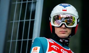 Nowa odsłona skoków narciarskich. Stoch mimo upadku wskoczył do czołówki