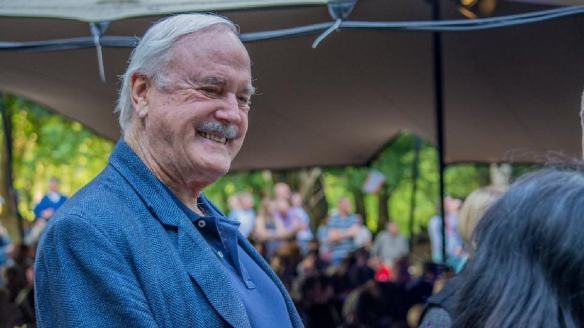 John Cleese przyznaje, że nie posiada ani mieszkania ani samocho