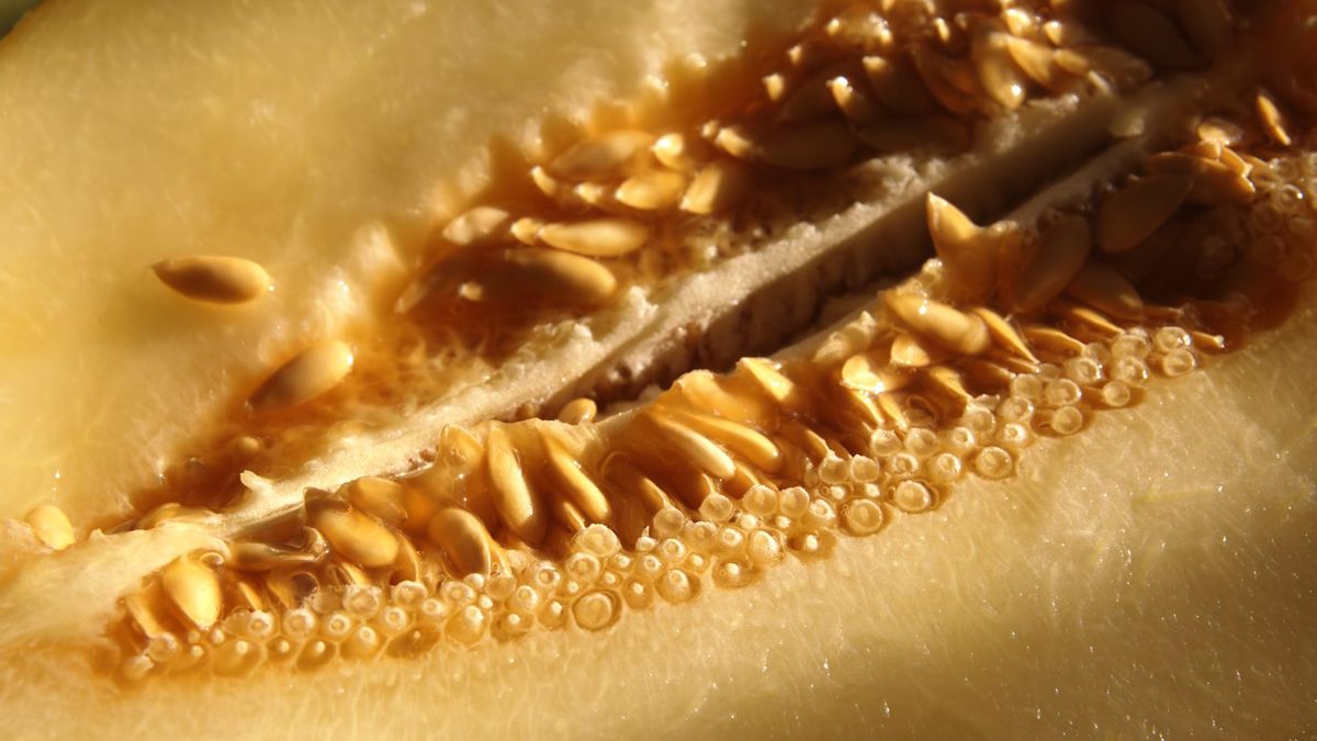 Chcesz pozbyć się "boczków"? Włącz owoc do diety, a szybko zauważysz efekty