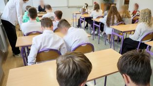 Od września w szkołach zakaz smartfonów i nowa podstawa programowa