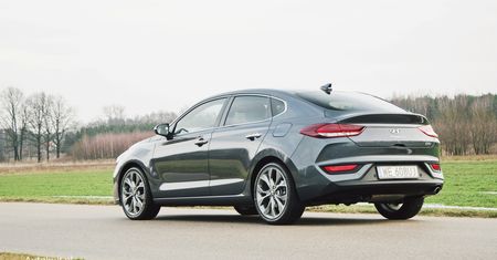 Test Hyundaia i30 Fastbacka: kompakt też może być sexy