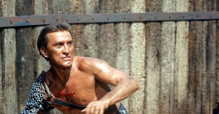 Dzięki temu filmowi przeszedł do historii. Udało mu się oszukać cenzurę
