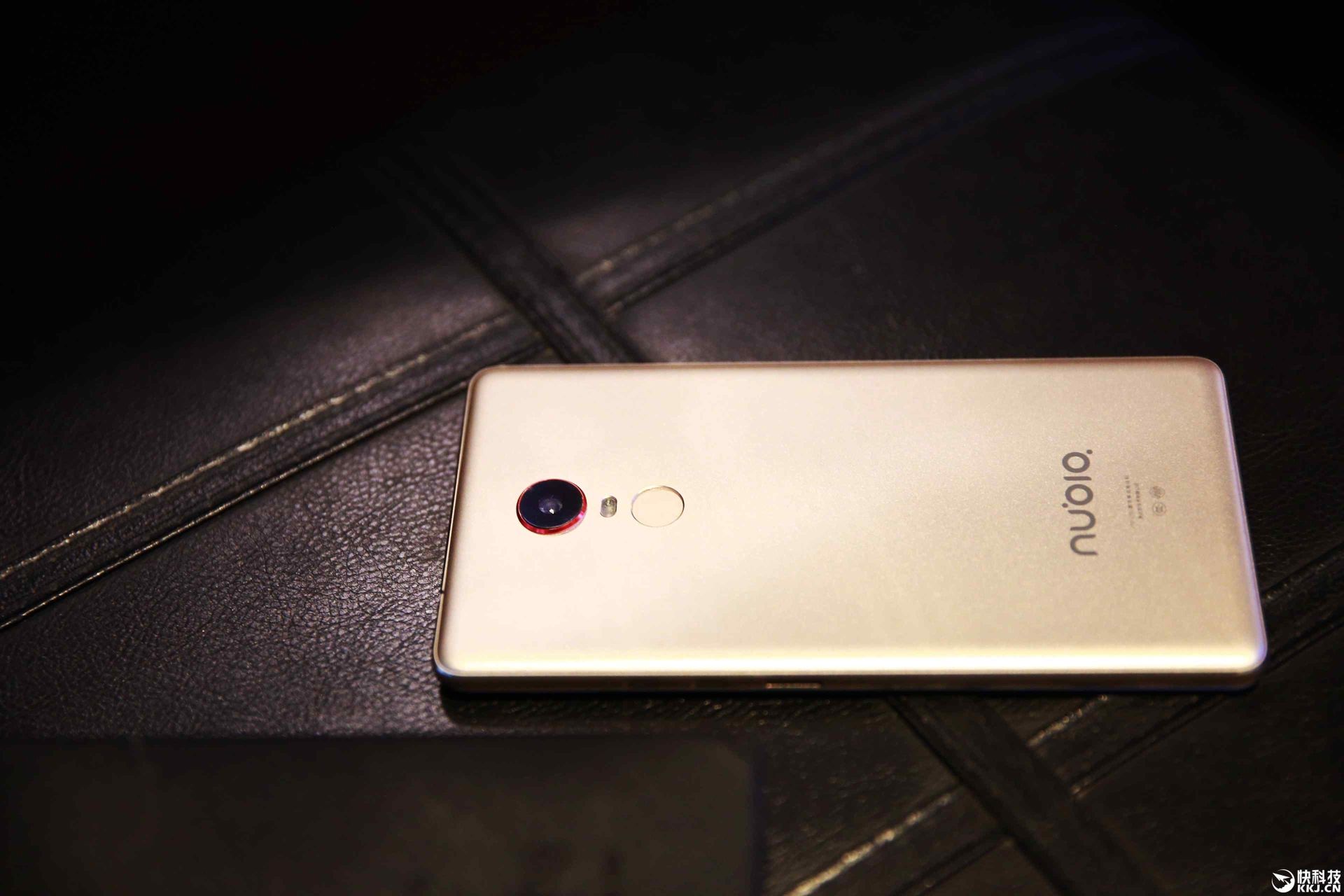 ZTE Nubia X8 to ekran 4K, Snapdragon 823, 6 GB RAM-u i... do 256 GB pamięci wbudowanej 3