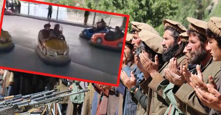 Afganistan. Talibowie w parku rozrywki. Bawią się jak dzieci na trampolinie