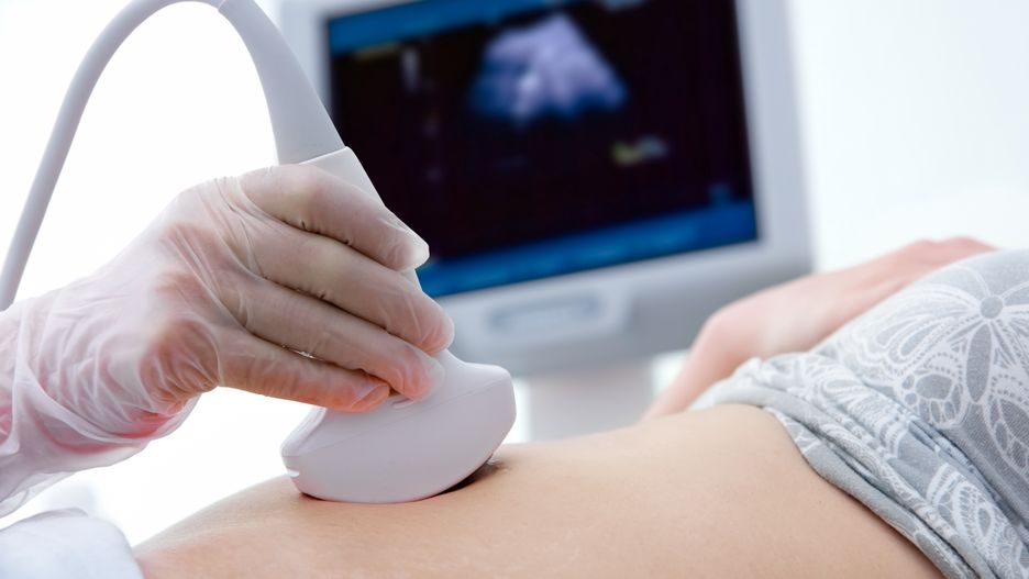 pregnancy, ultrasound, pregnant, sonogram, doctor, sonography, maternity, check up, scan, scanner, examination, motherhood, anticipation, assistance, female, hospital, occupation, exam, healthcare, medicine, nurse, patient, working, general practitioner, clinic, expertise, healthy, equipment, medical, examining, people, monitoring, lying, horizontal, women, thirties, twenties, abdomen, scrutiny, two, caucasian, belly, expecting, happy, young, stomach, care, looking, technology