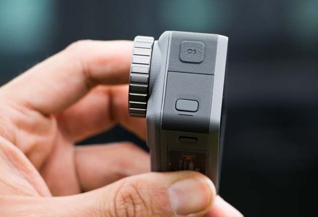 DJI Osmo Action - przycisk QS