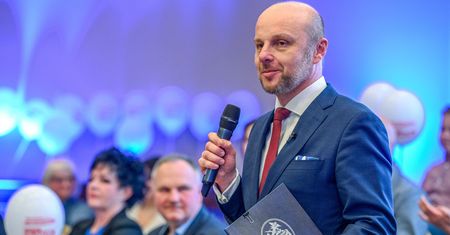 Przejął profil po zmarłym poprzedniku. Wyborcy mu tego nie zapomną?